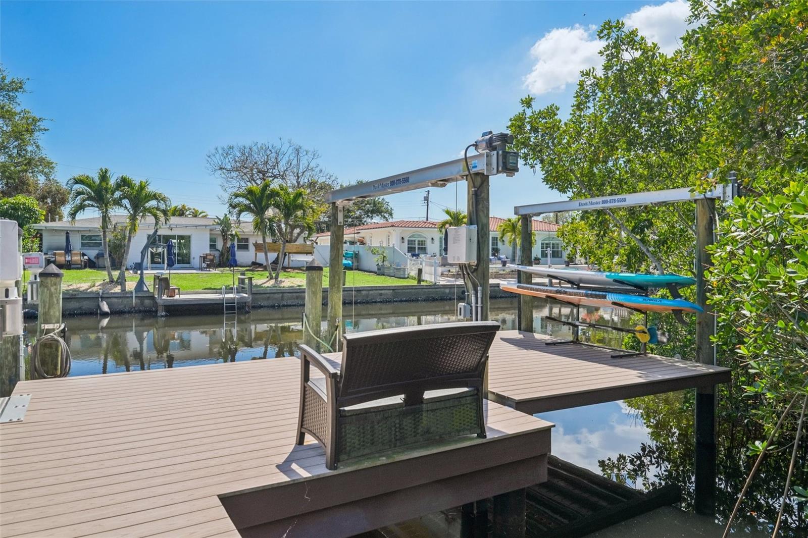 750 SAND PINE DR NE, ST PETERSBURG, FL, 33703