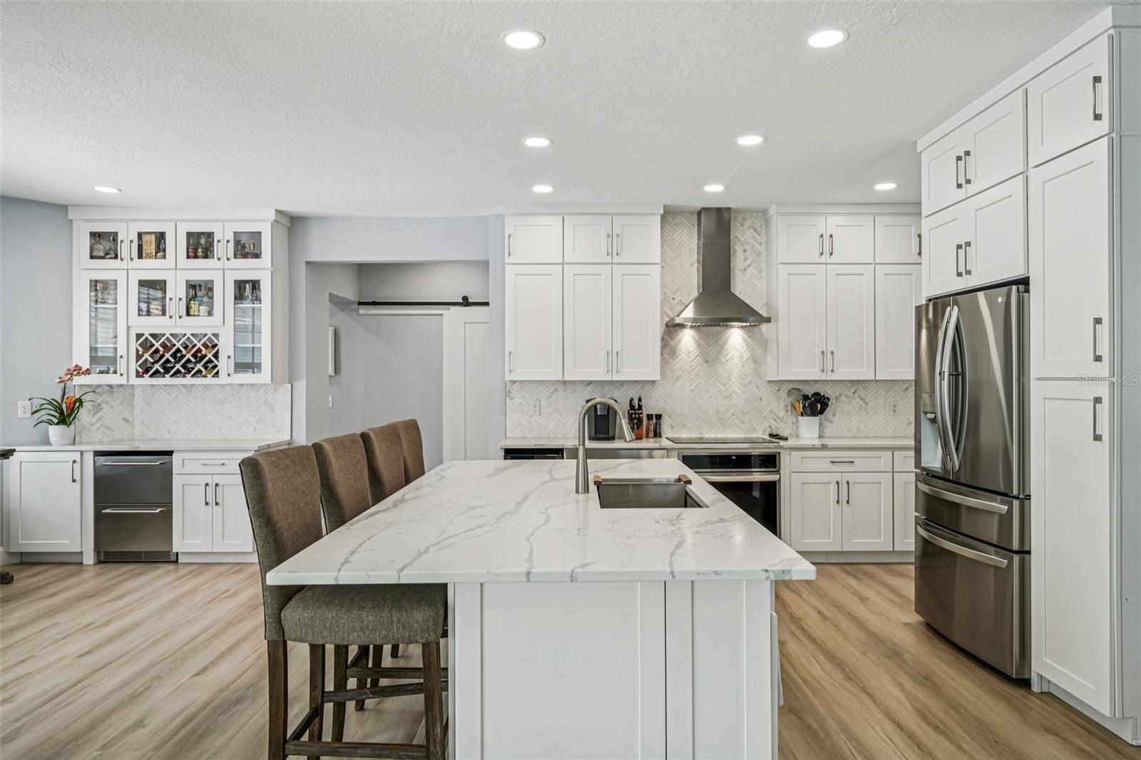 750 SAND PINE DR NE, ST PETERSBURG, FL, 33703