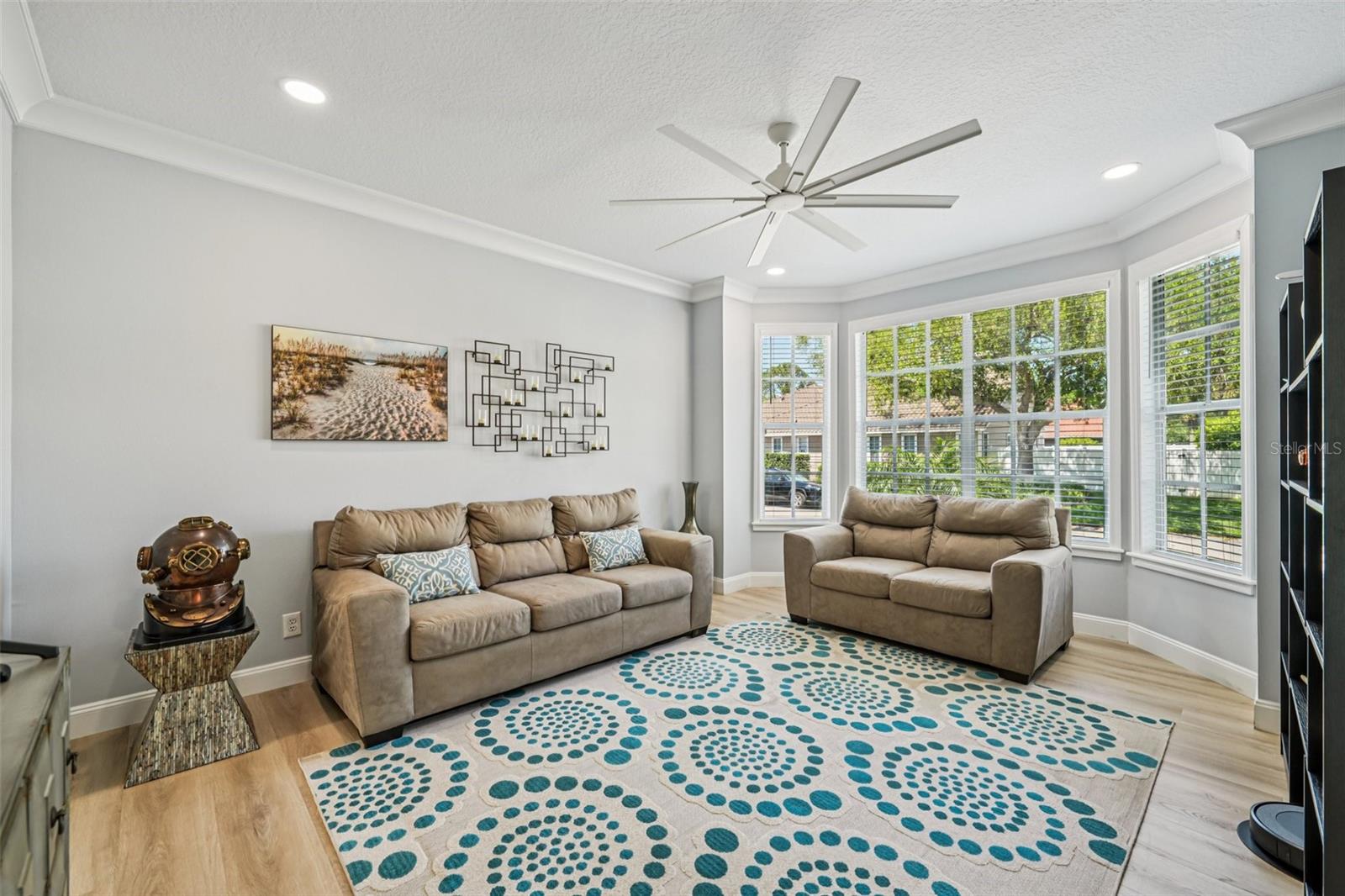 750 SAND PINE DR NE, ST PETERSBURG, FL, 33703