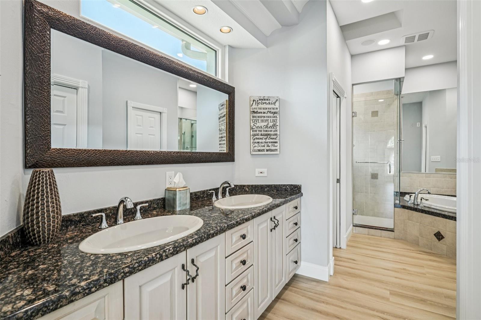 750 SAND PINE DR NE, ST PETERSBURG, FL, 33703