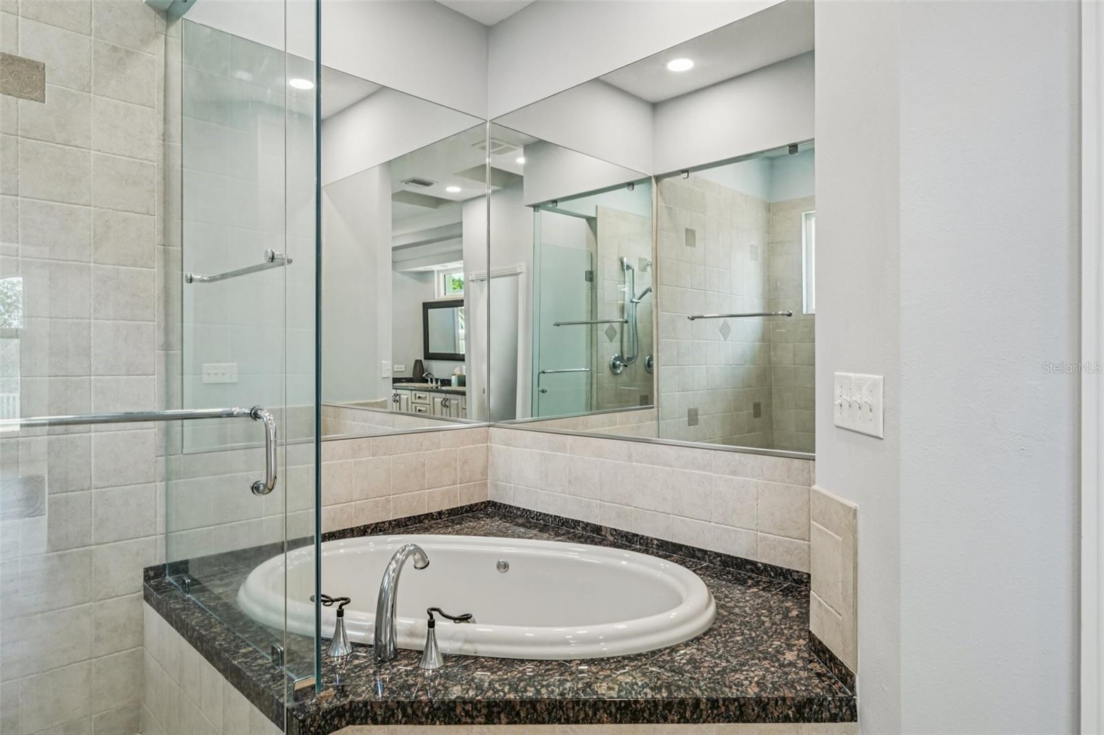 750 SAND PINE DR NE, ST PETERSBURG, FL, 33703