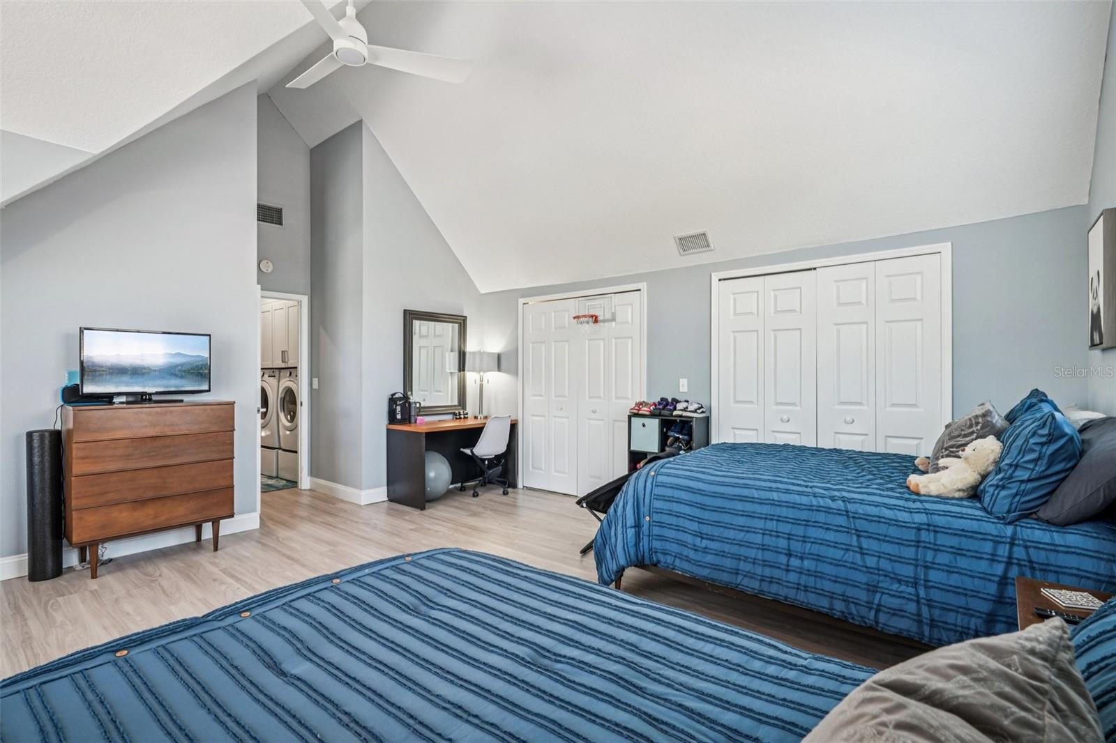 750 SAND PINE DR NE, ST PETERSBURG, FL, 33703