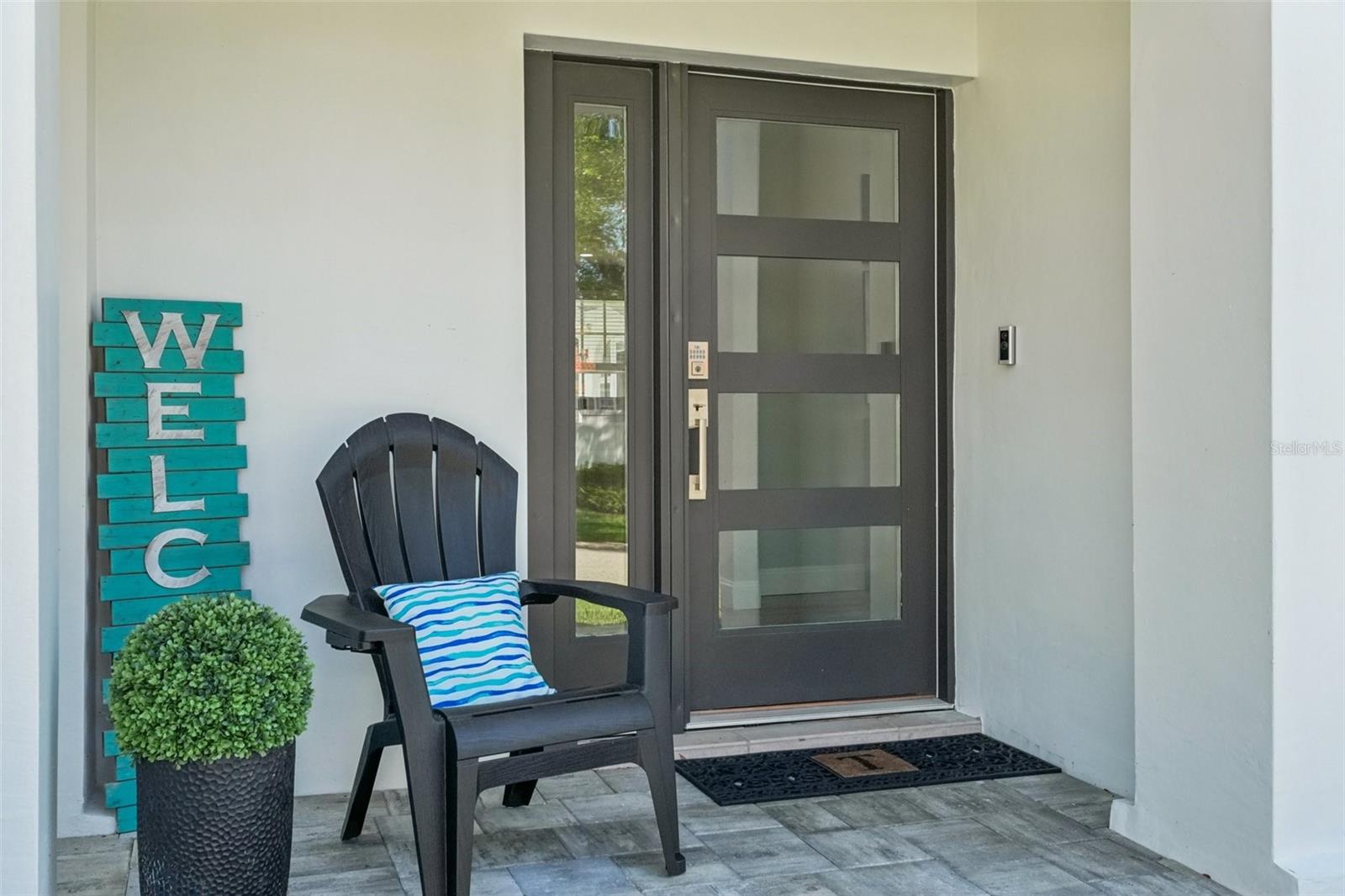 750 SAND PINE DR NE, ST PETERSBURG, FL, 33703