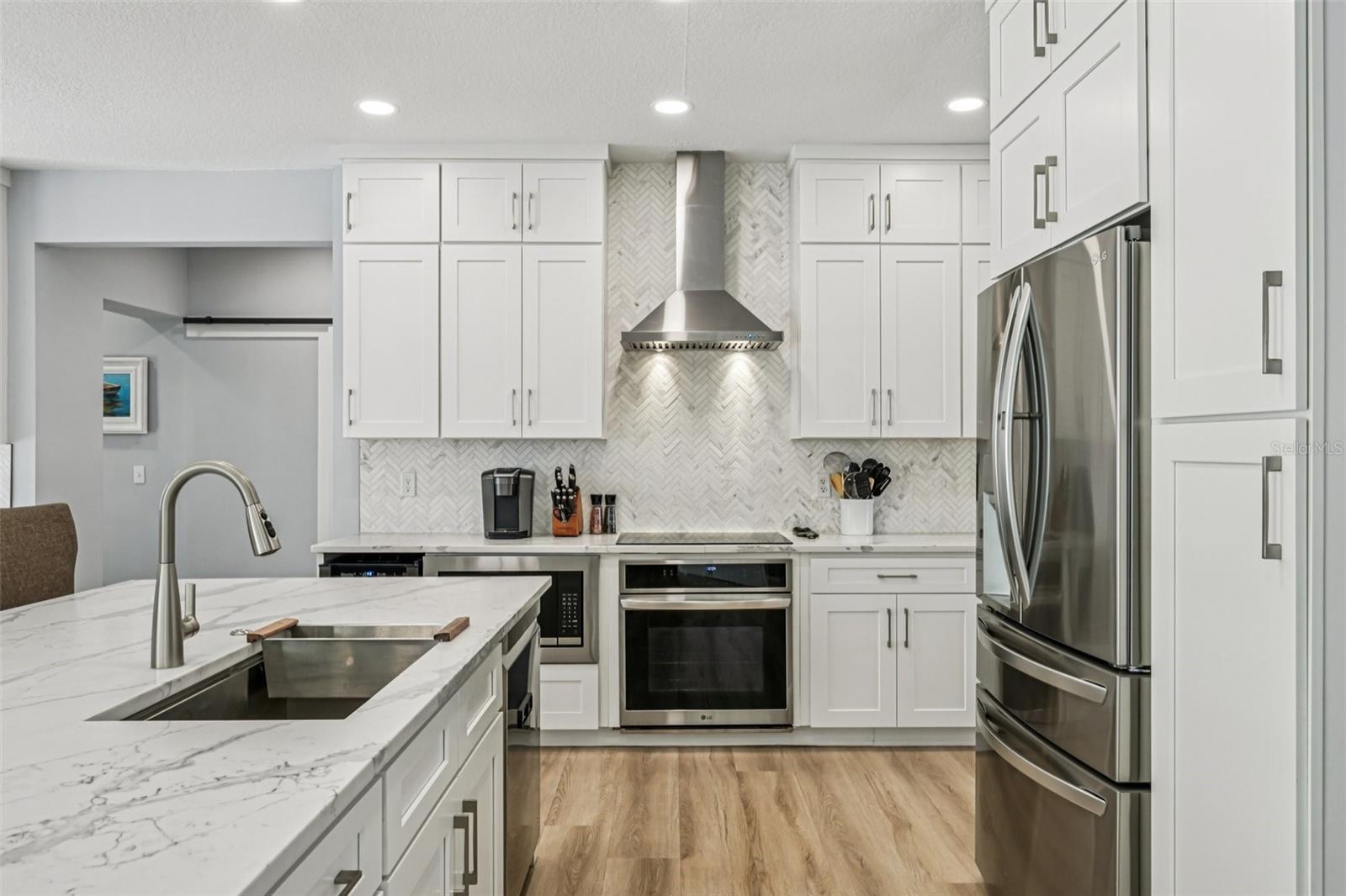 750 SAND PINE DR NE, ST PETERSBURG, FL, 33703