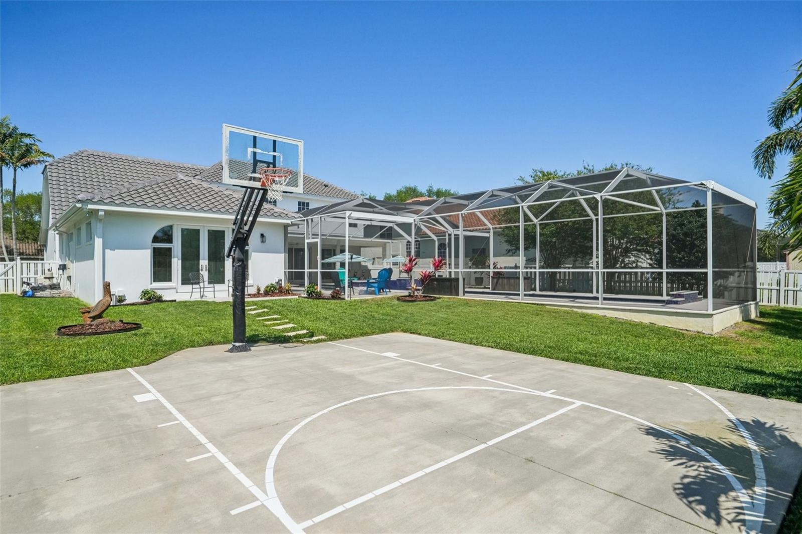 750 SAND PINE DR NE, ST PETERSBURG, FL, 33703