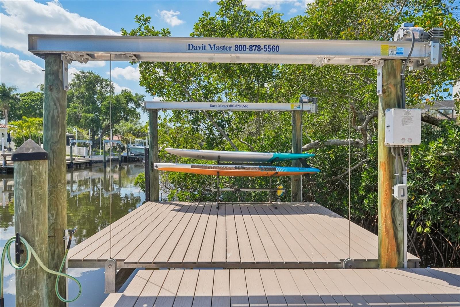 750 SAND PINE DR NE, ST PETERSBURG, FL, 33703