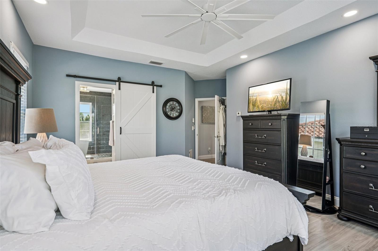 750 SAND PINE DR NE, ST PETERSBURG, FL, 33703
