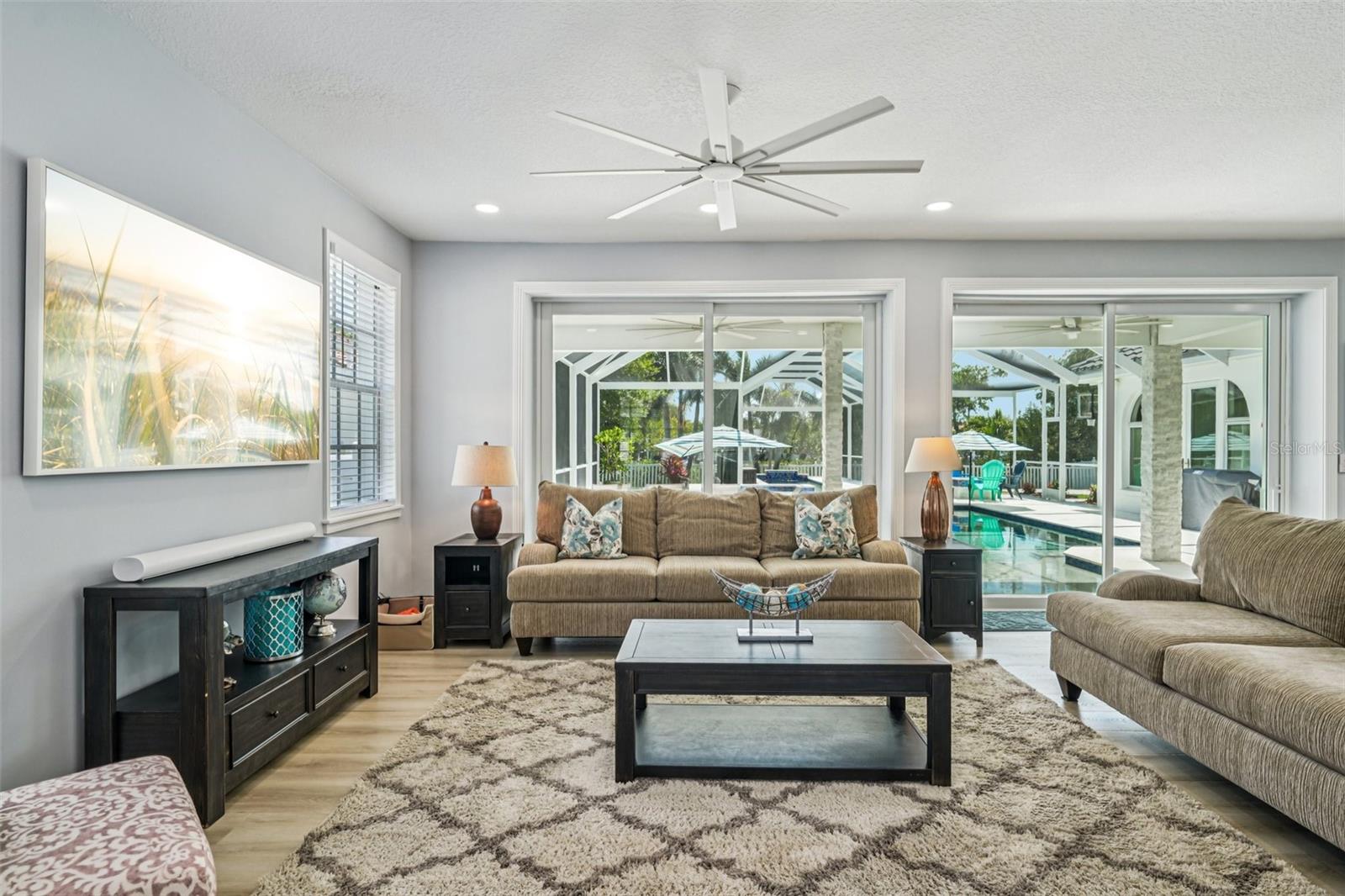750 SAND PINE DR NE, ST PETERSBURG, FL, 33703