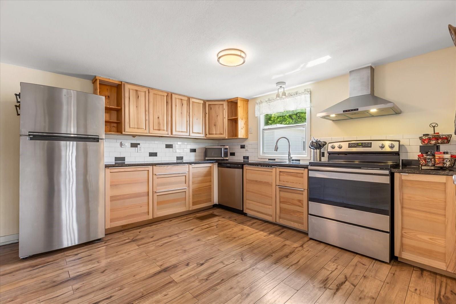 11504 HICKORY LN, TAVARES, FL, 32778