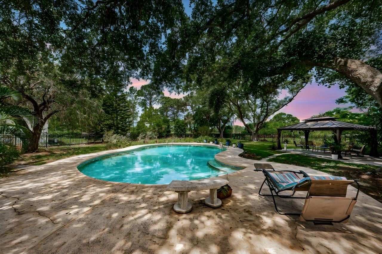 1704 CYPRESS AVE, BELLEAIR, FL, 33756