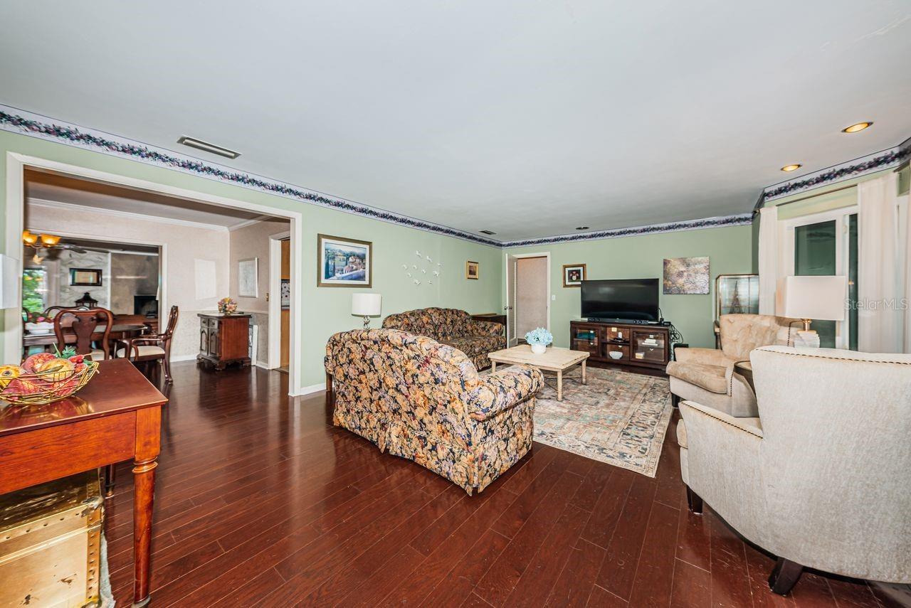 1704 CYPRESS AVE, BELLEAIR, FL, 33756