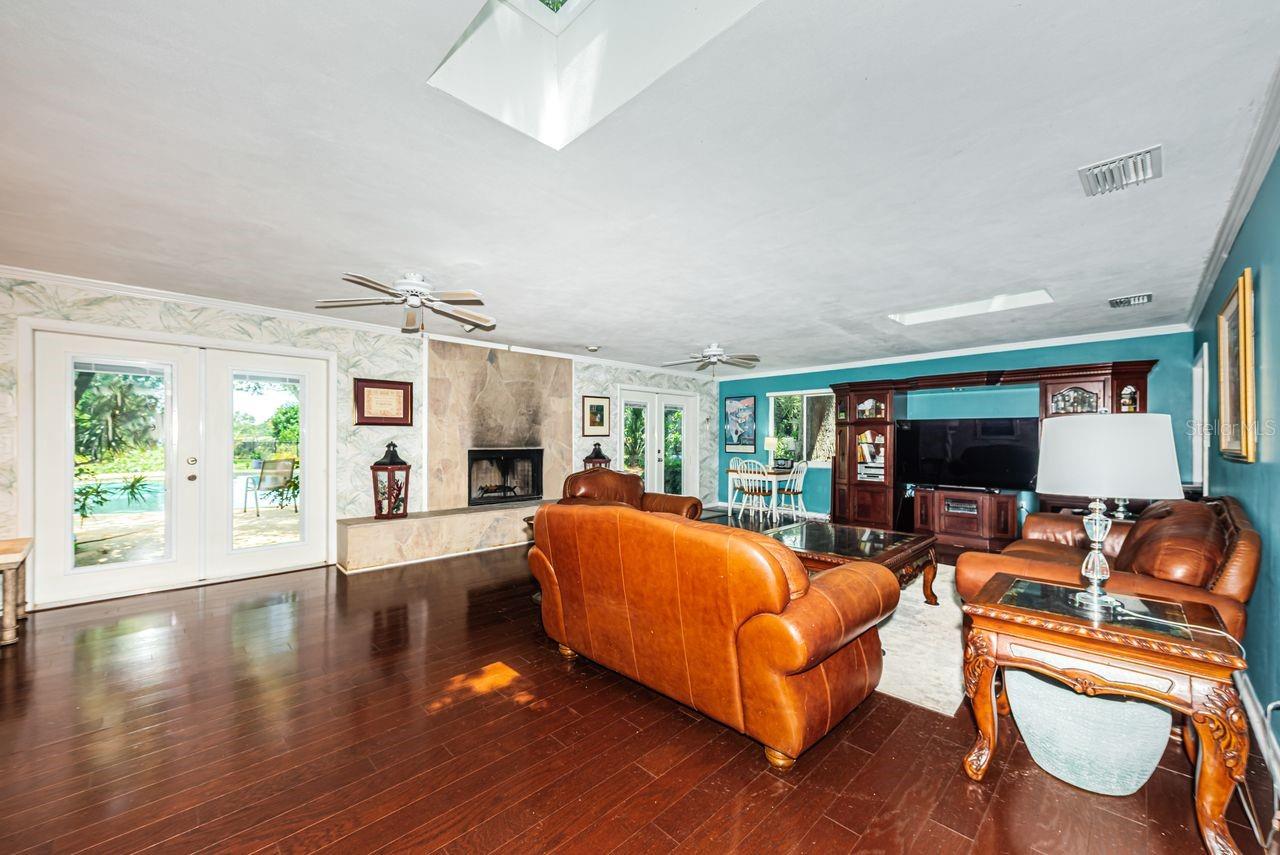 1704 CYPRESS AVE, BELLEAIR, FL, 33756