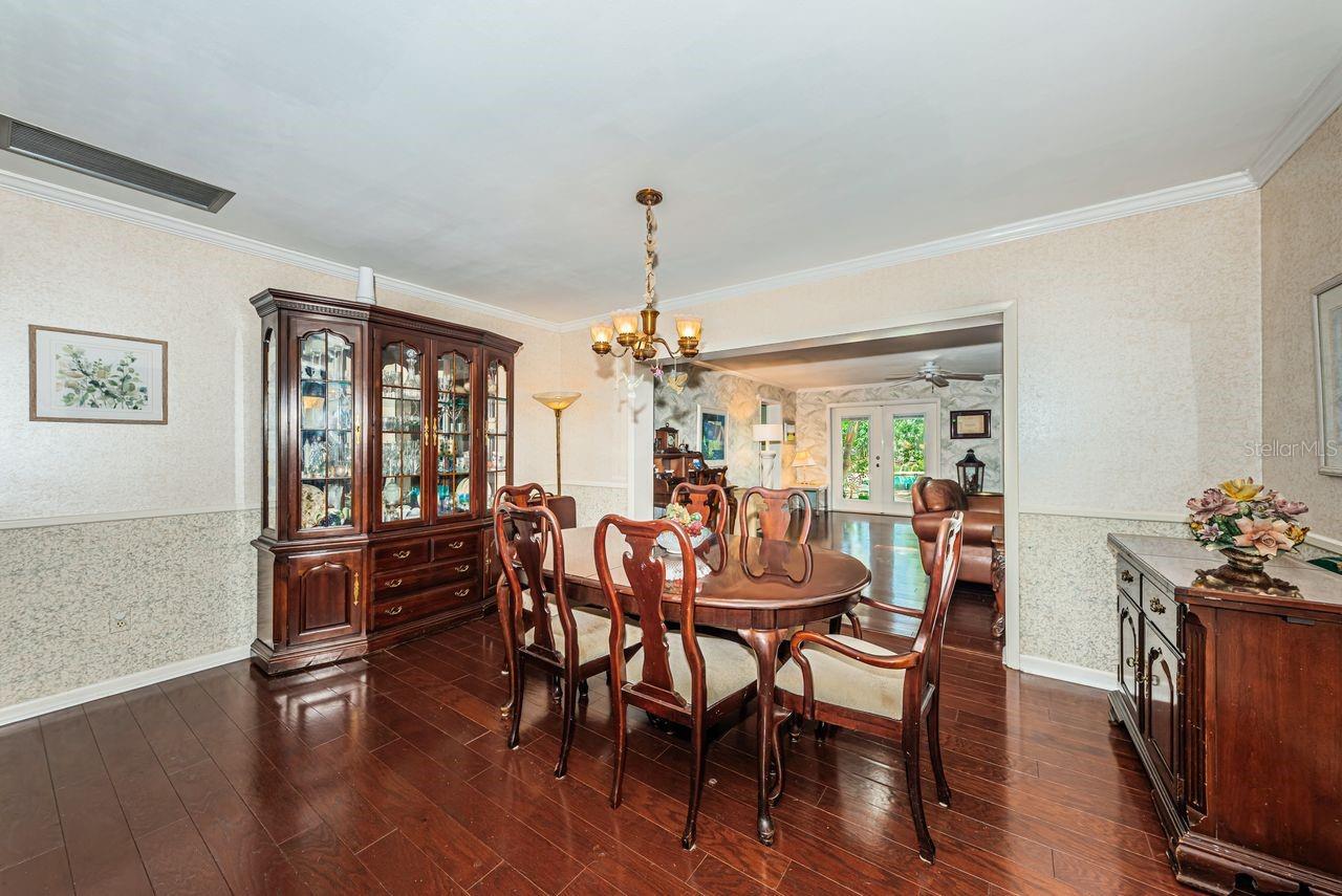 1704 CYPRESS AVE, BELLEAIR, FL, 33756