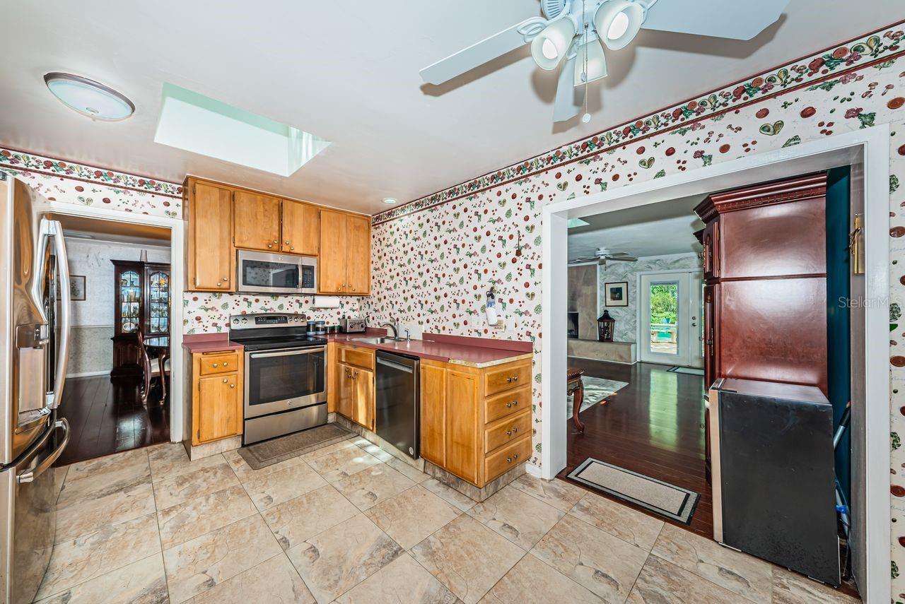 1704 CYPRESS AVE, BELLEAIR, FL, 33756
