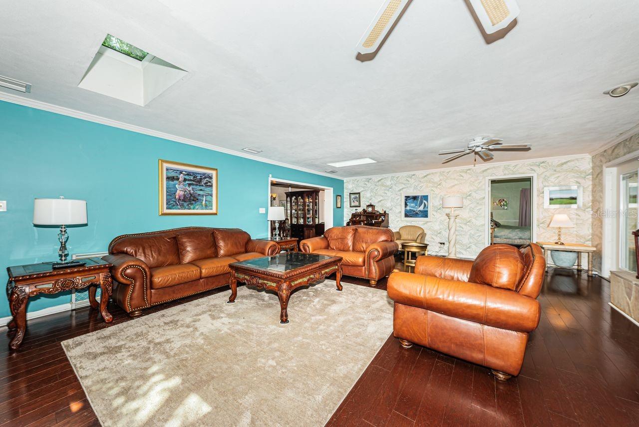 1704 CYPRESS AVE, BELLEAIR, FL, 33756