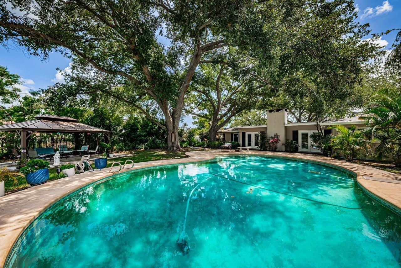 1704 CYPRESS AVE, BELLEAIR, FL, 33756