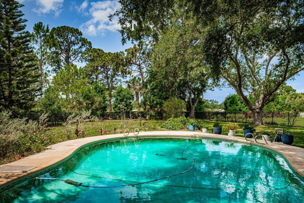 1704 CYPRESS AVE, BELLEAIR, FL, 33756