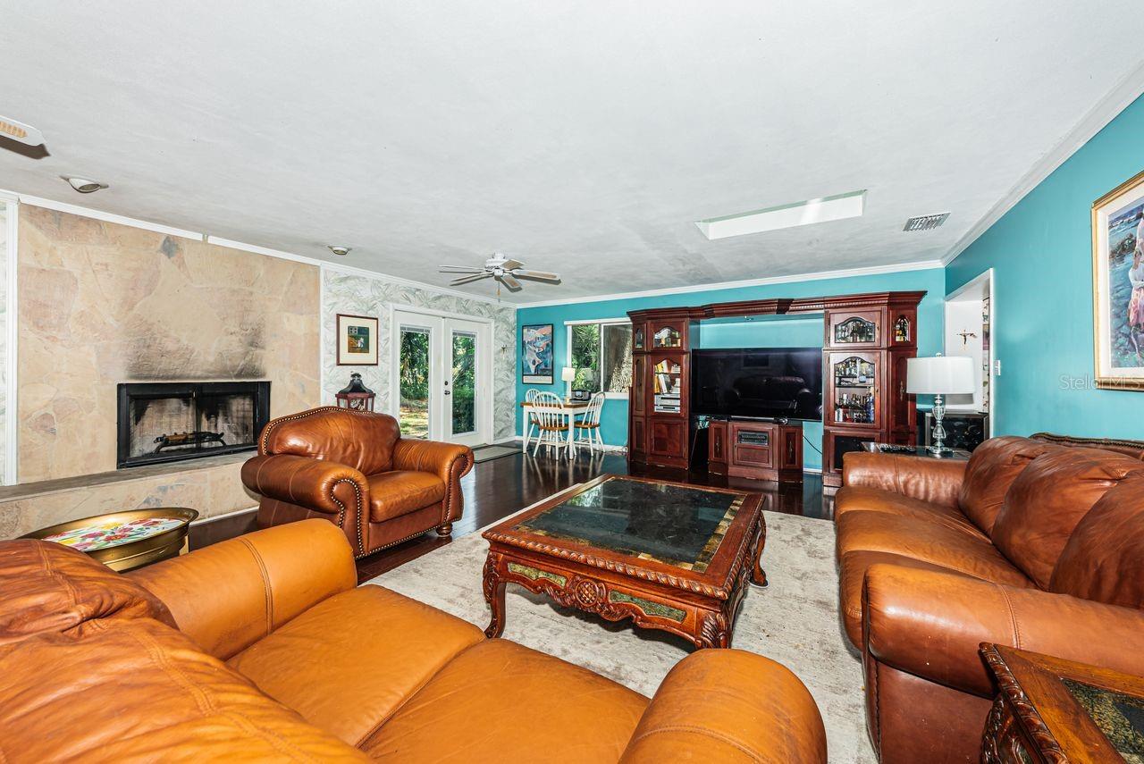 1704 CYPRESS AVE, BELLEAIR, FL, 33756