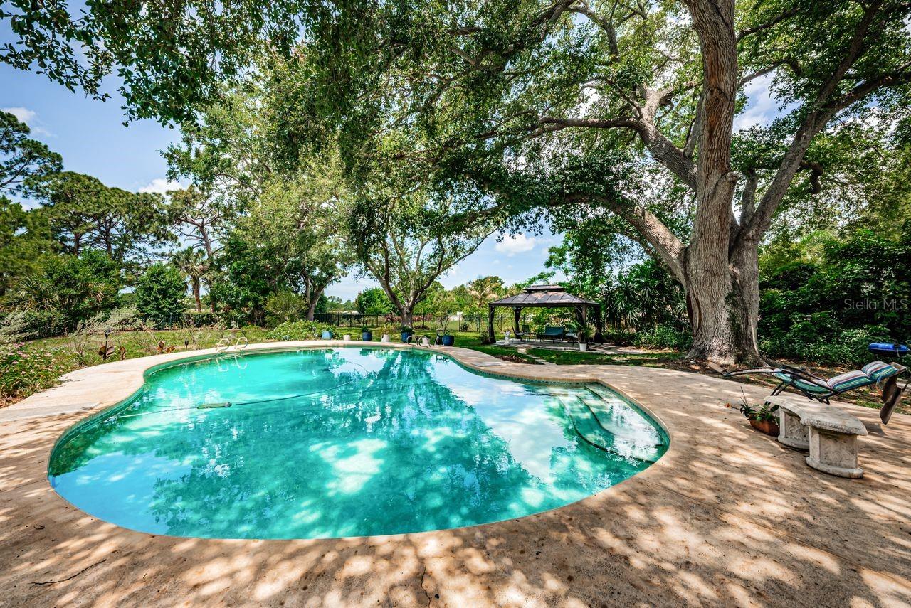 1704 CYPRESS AVE, BELLEAIR, FL, 33756