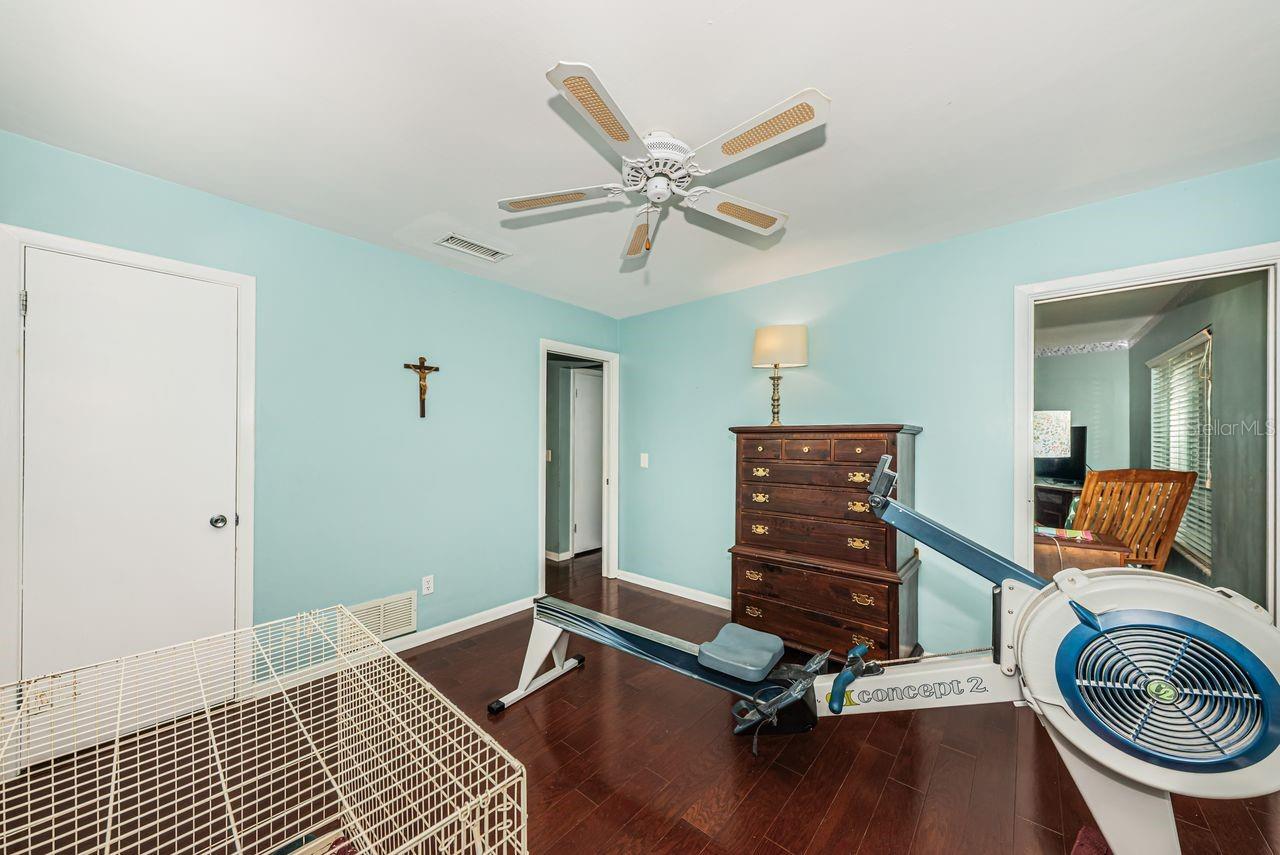 1704 CYPRESS AVE, BELLEAIR, FL, 33756
