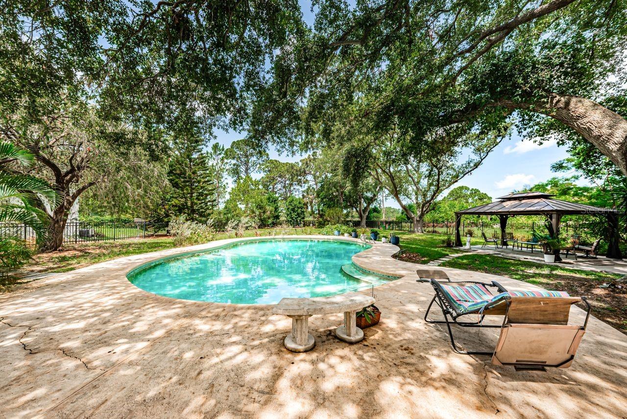 1704 CYPRESS AVE, BELLEAIR, FL, 33756