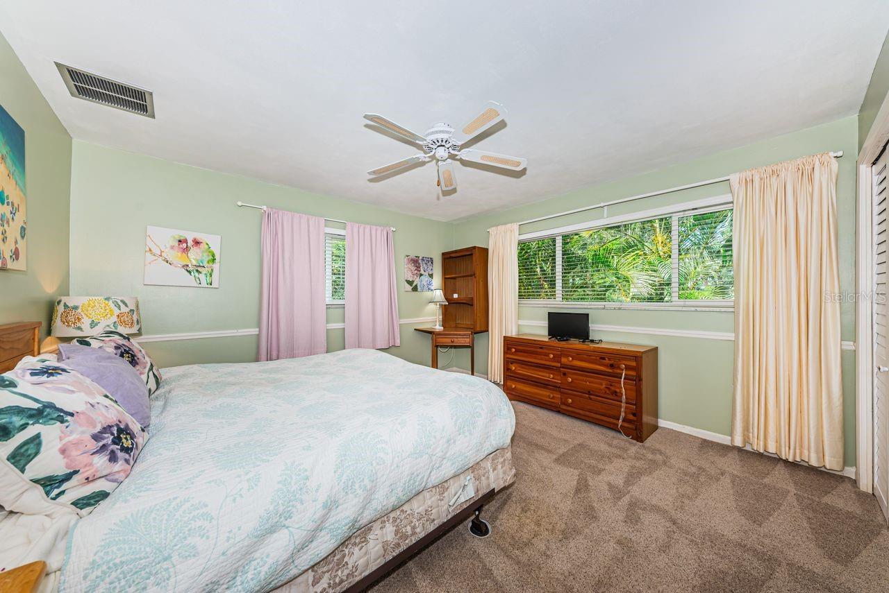1704 CYPRESS AVE, BELLEAIR, FL, 33756