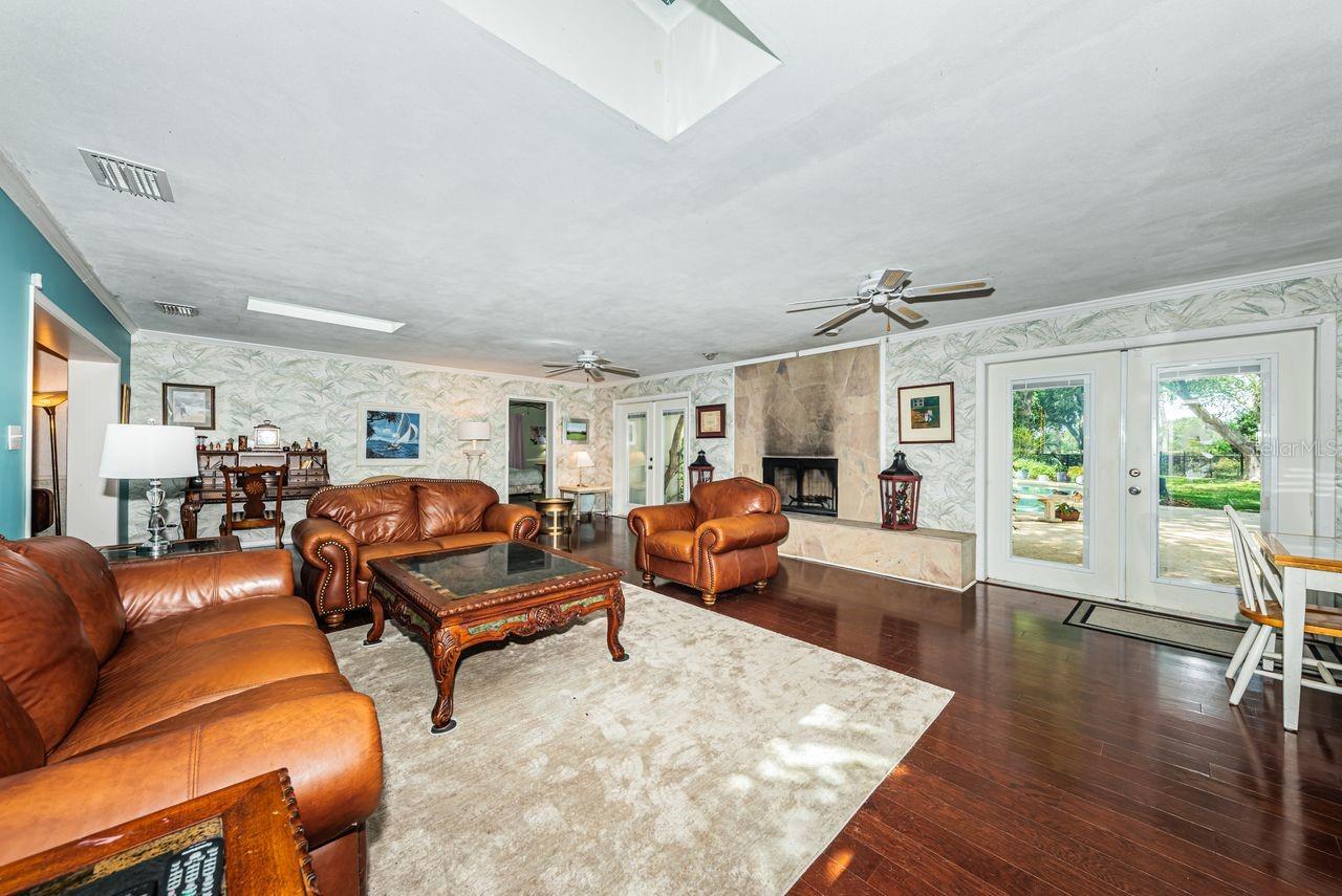 1704 CYPRESS AVE, BELLEAIR, FL, 33756