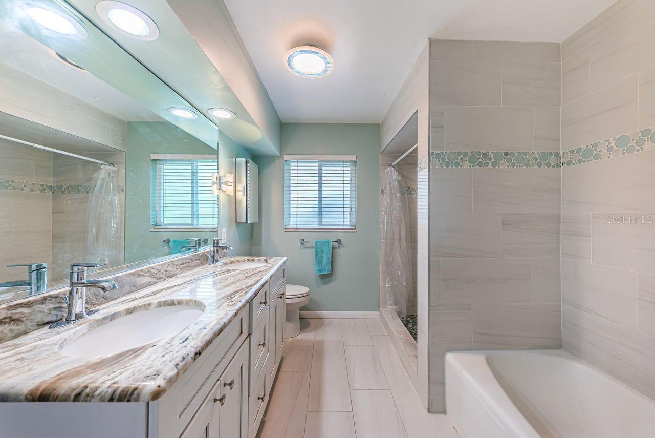 1704 CYPRESS AVE, BELLEAIR, FL, 33756