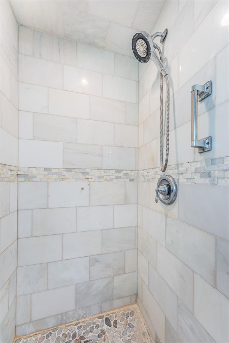 1704 CYPRESS AVE, BELLEAIR, FL, 33756