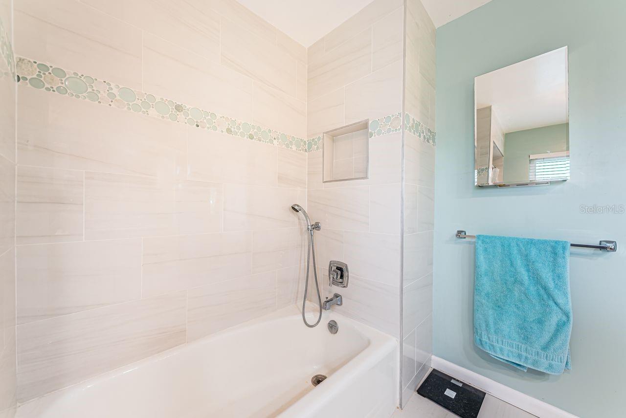 1704 CYPRESS AVE, BELLEAIR, FL, 33756