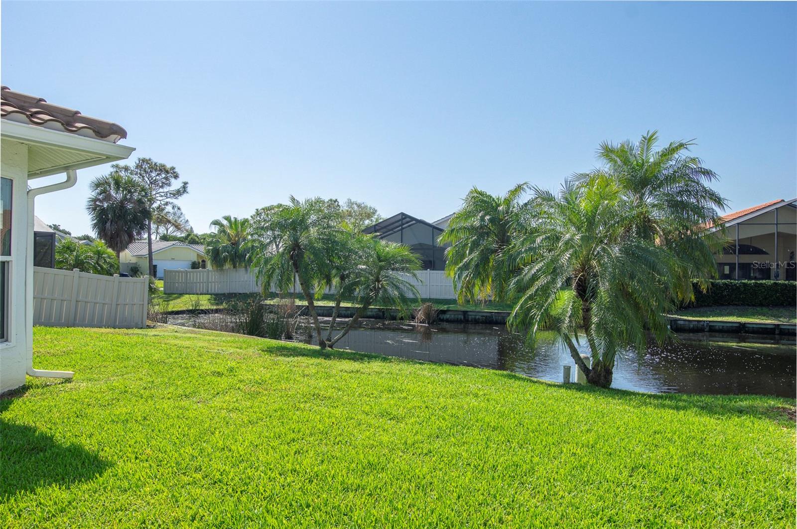 750 WHITE SAND DR NE, ST PETERSBURG, FL, 33703