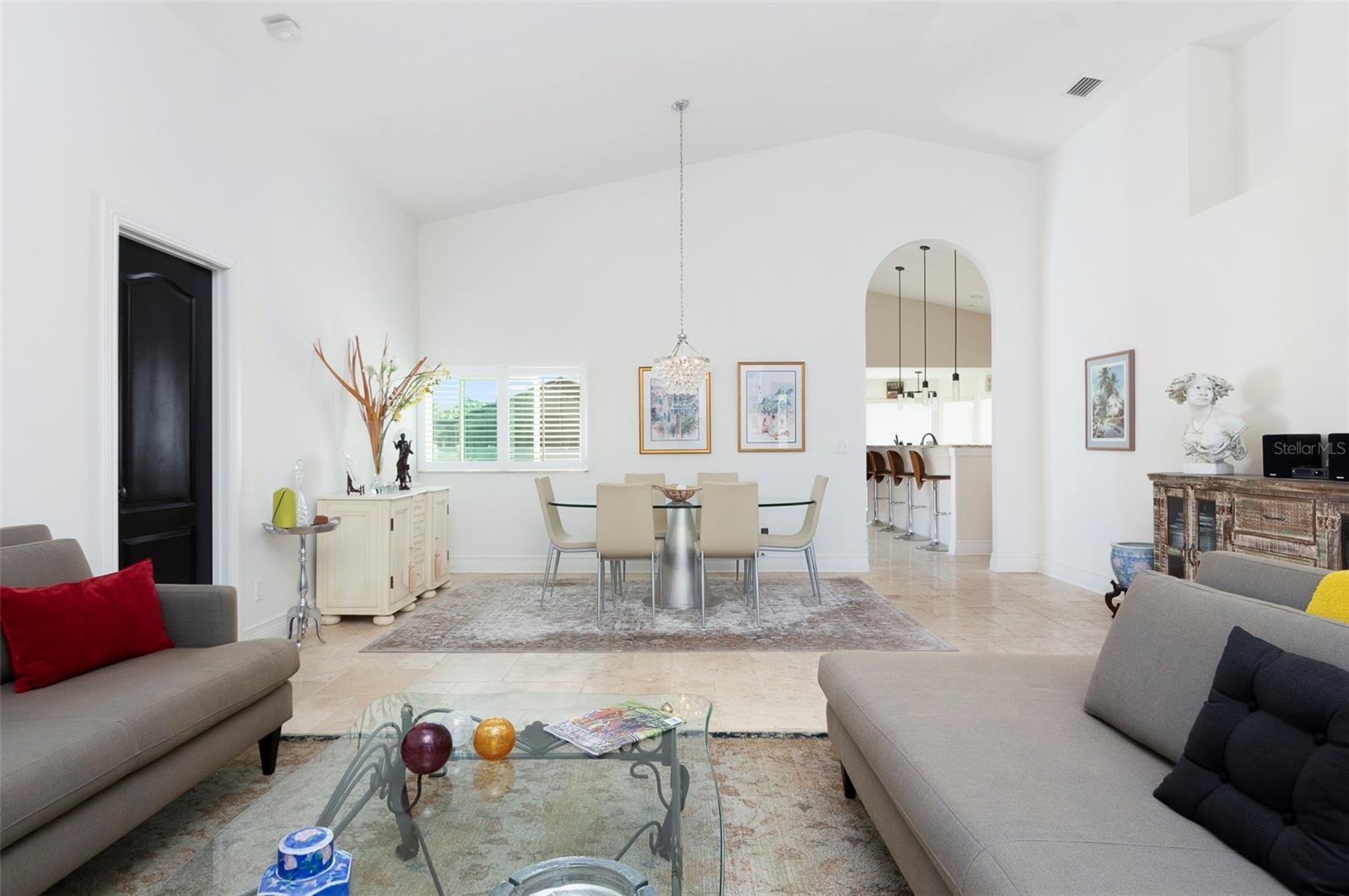 750 WHITE SAND DR NE, ST PETERSBURG, FL, 33703
