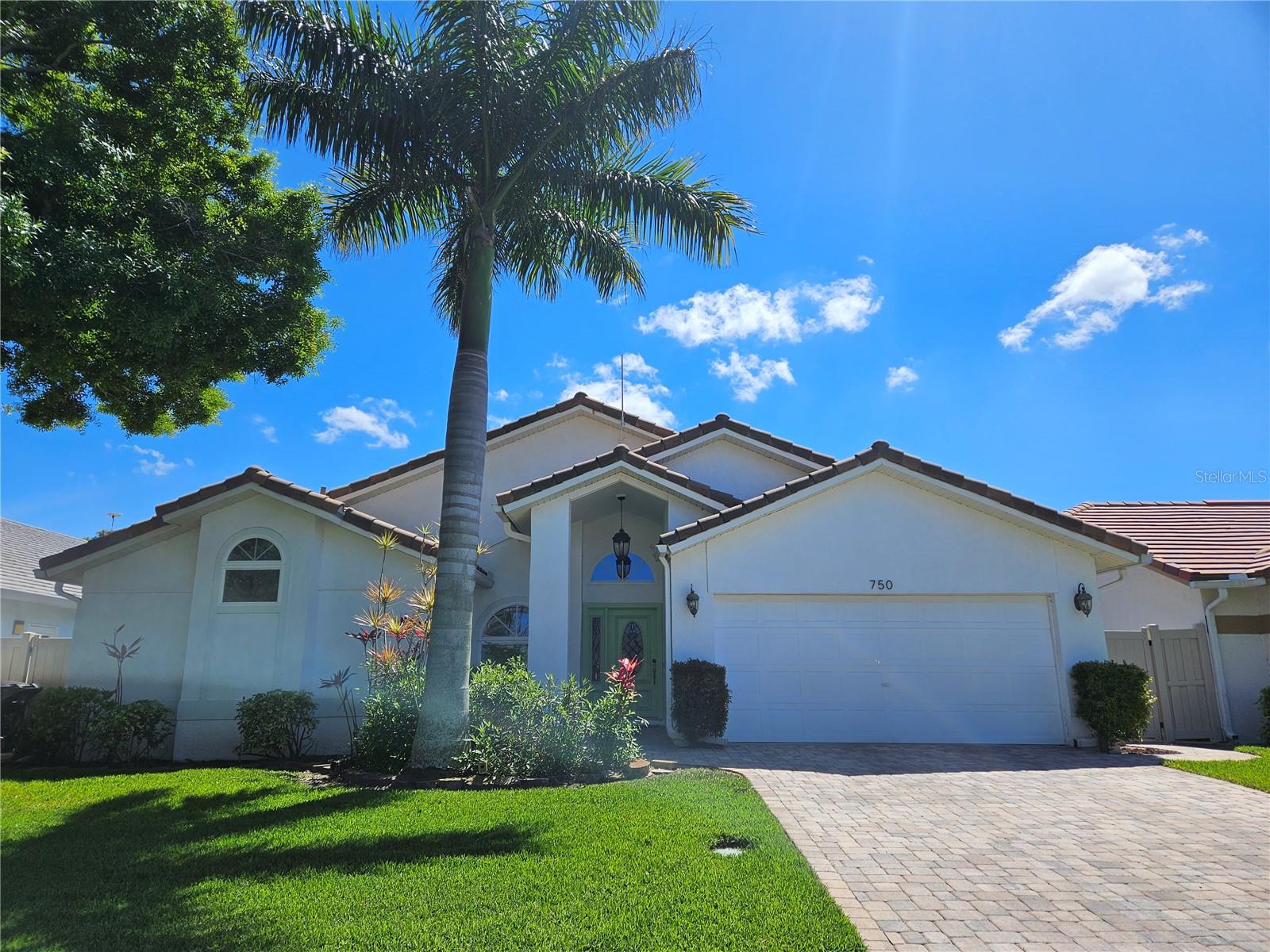 750 WHITE SAND DR NE, ST PETERSBURG, FL, 33703
