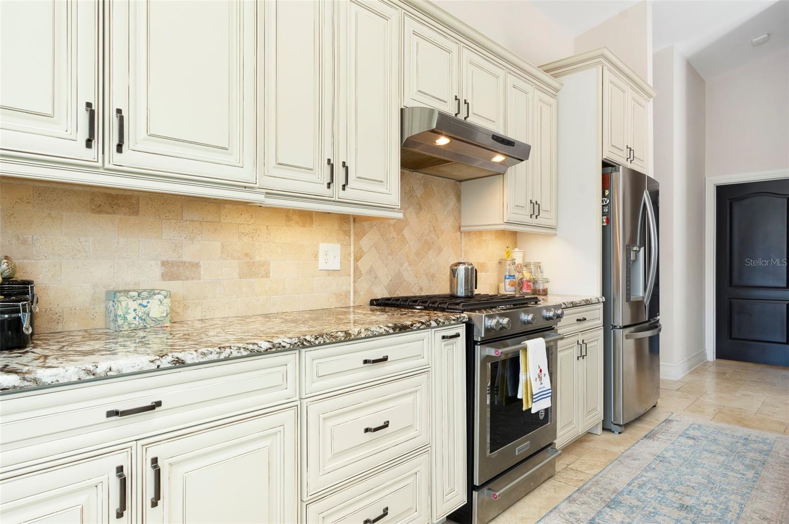 750 WHITE SAND DR NE, ST PETERSBURG, FL, 33703