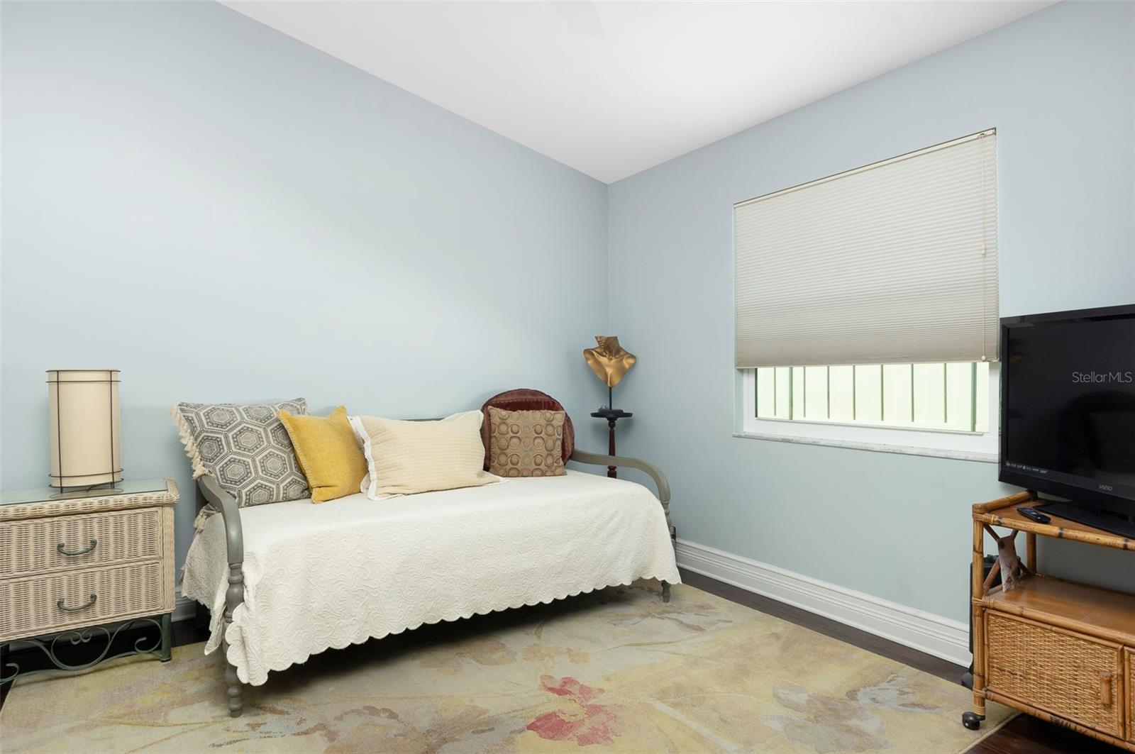 750 WHITE SAND DR NE, ST PETERSBURG, FL, 33703