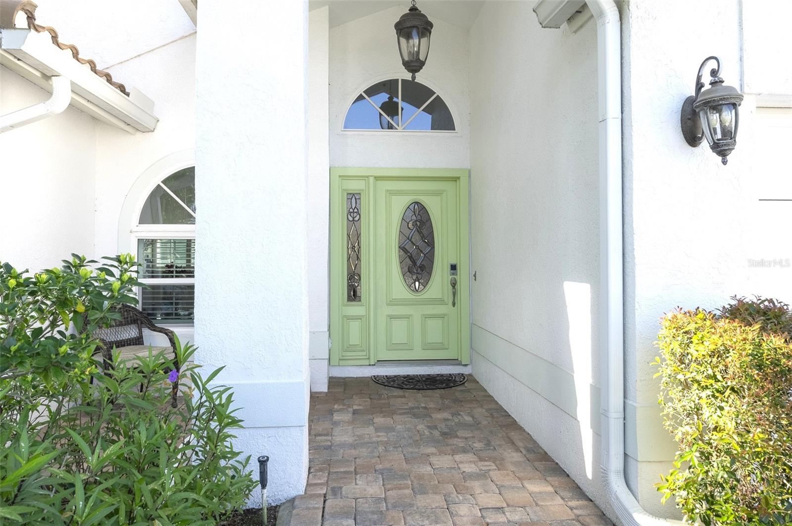 750 WHITE SAND DR NE, ST PETERSBURG, FL, 33703