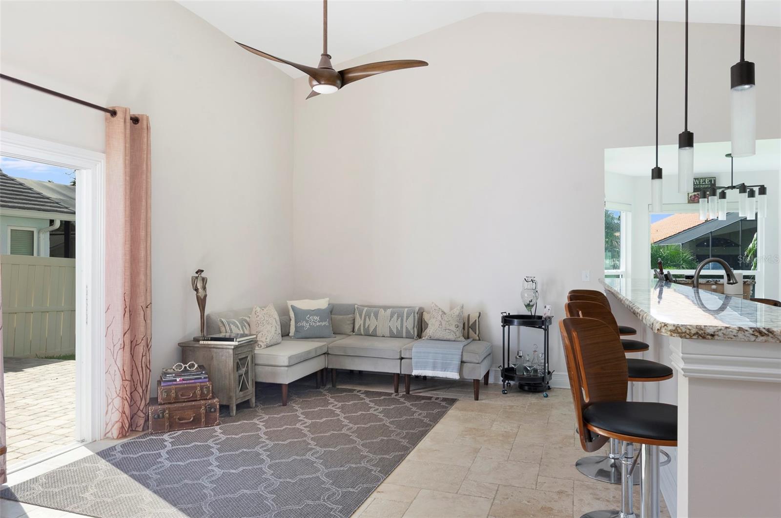 750 WHITE SAND DR NE, ST PETERSBURG, FL, 33703