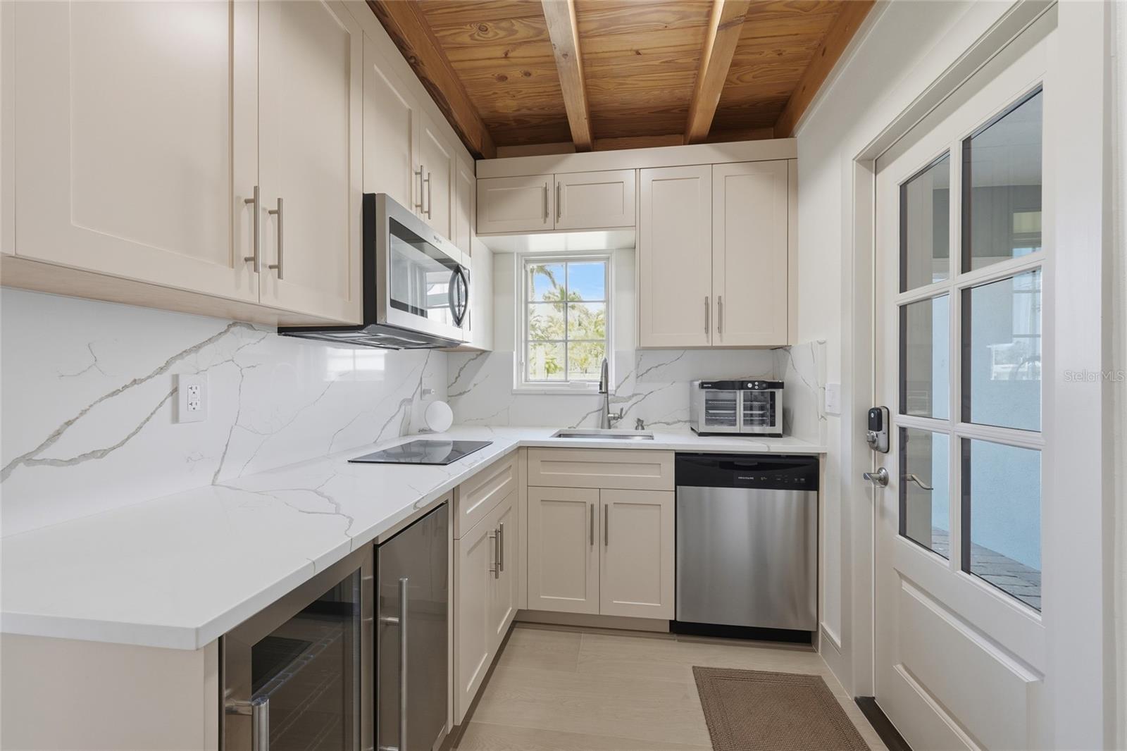408 JACKSON DR, SARASOTA, FL, 34236