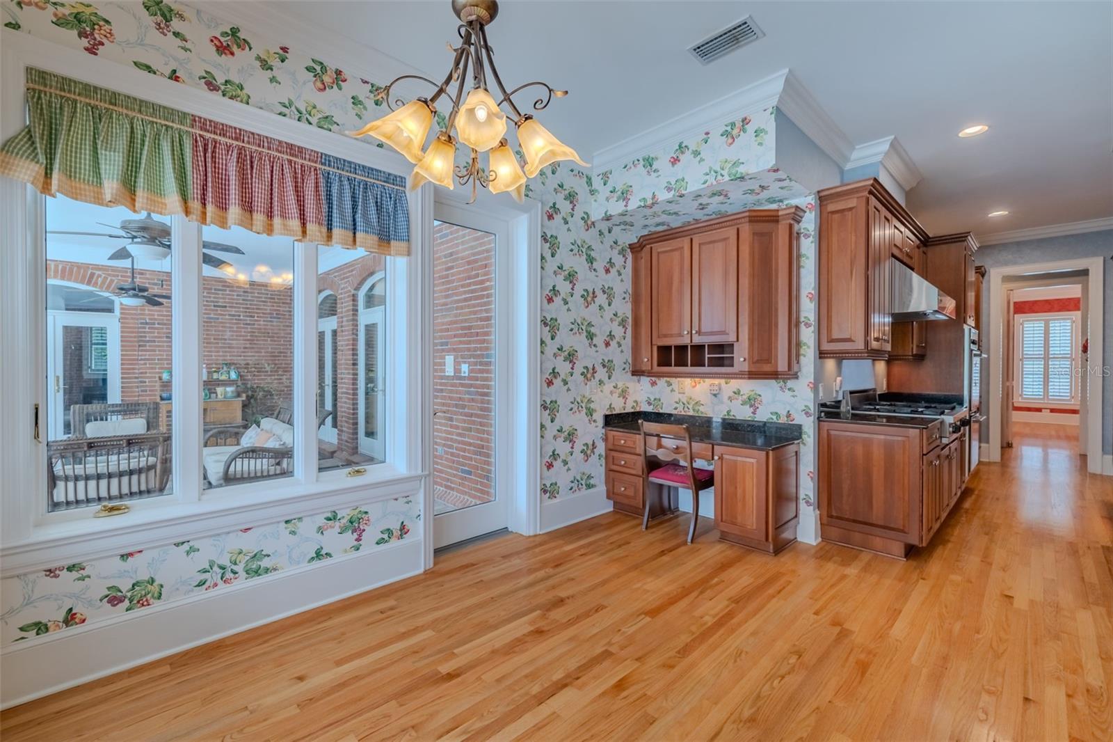 1816 S DOVER RD, DOVER, FL, 33527