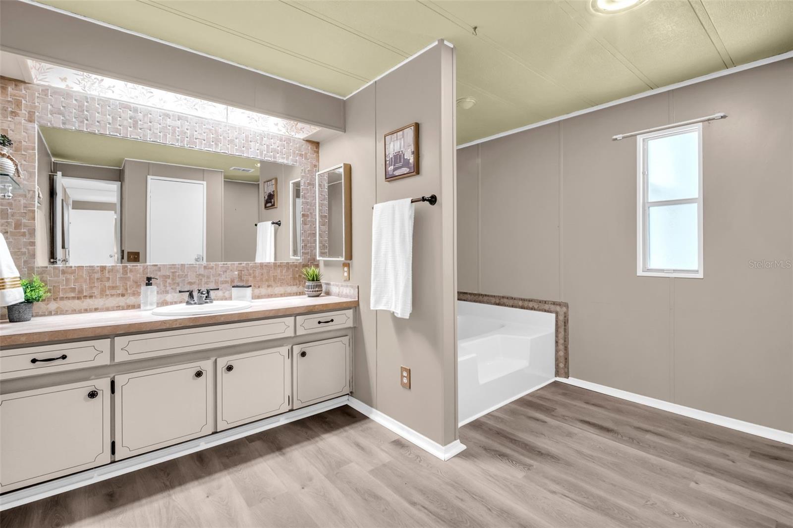 23 MOUNTAIN LAUREL DR, PALM HARBOR, FL, 34684