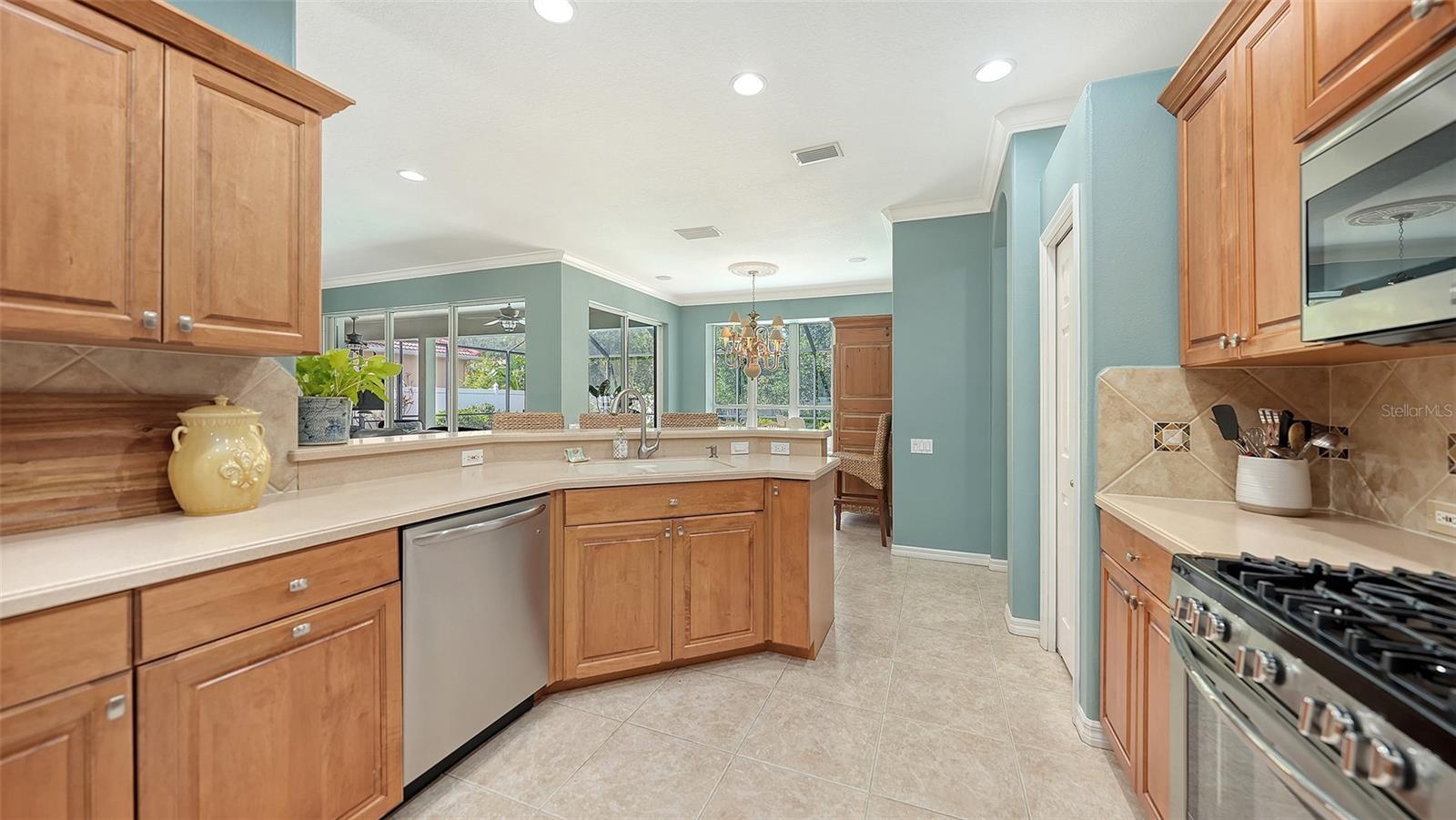 4823 CARRINGTON CIR, SARASOTA, FL, 34243