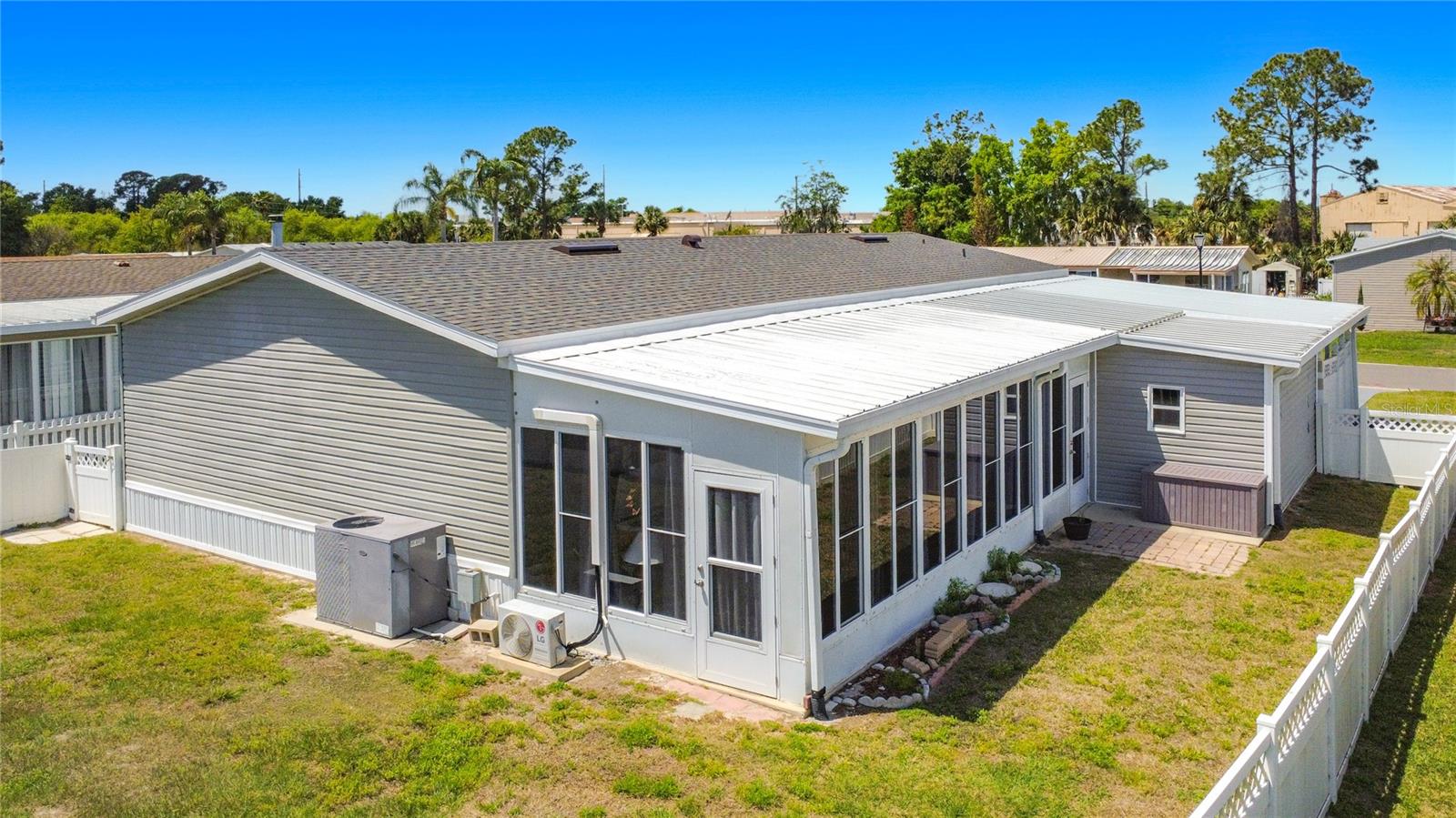 1658 ELKHART CIR, TAVARES, FL, 32778