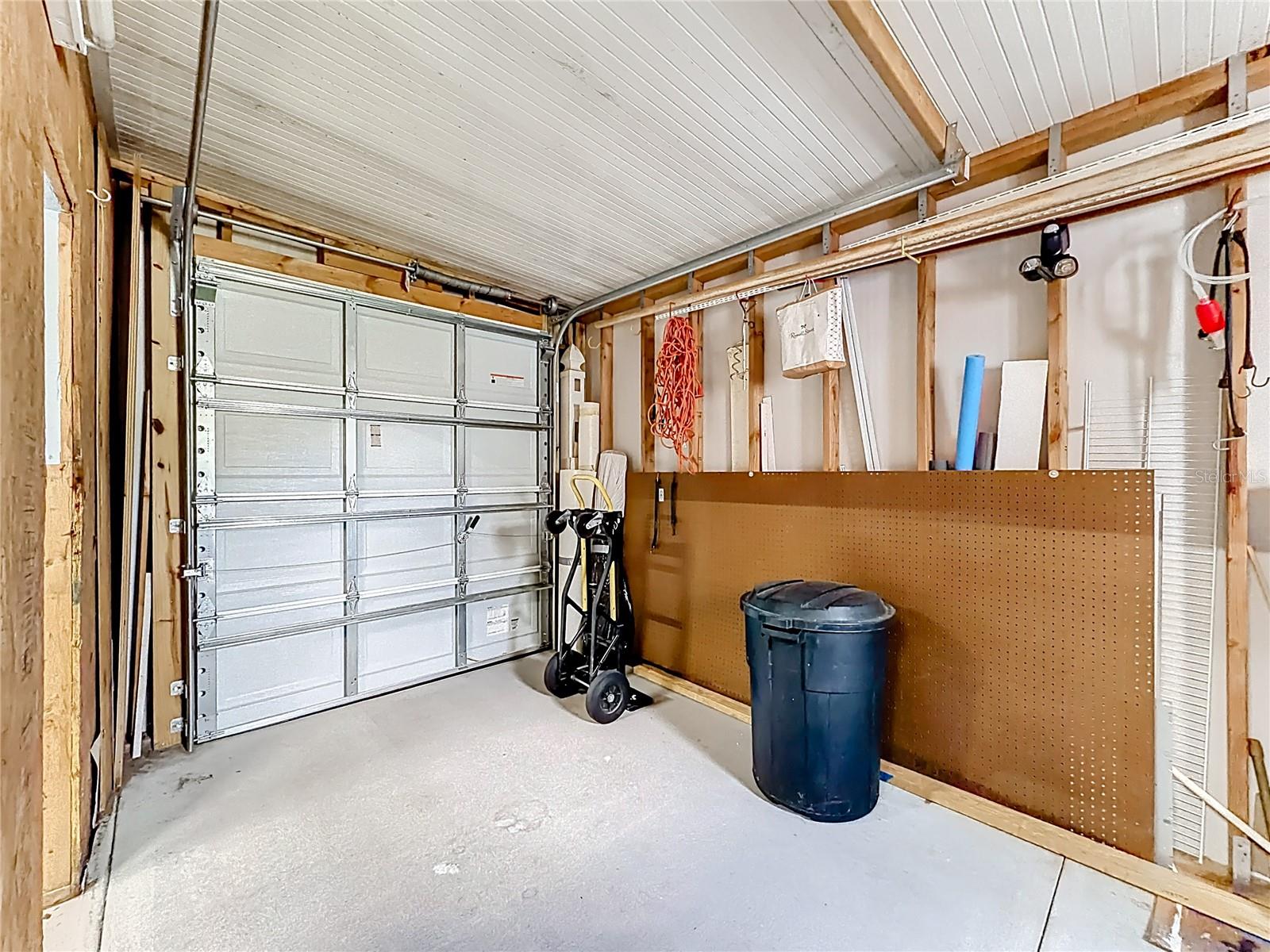 1658 ELKHART CIR, TAVARES, FL, 32778