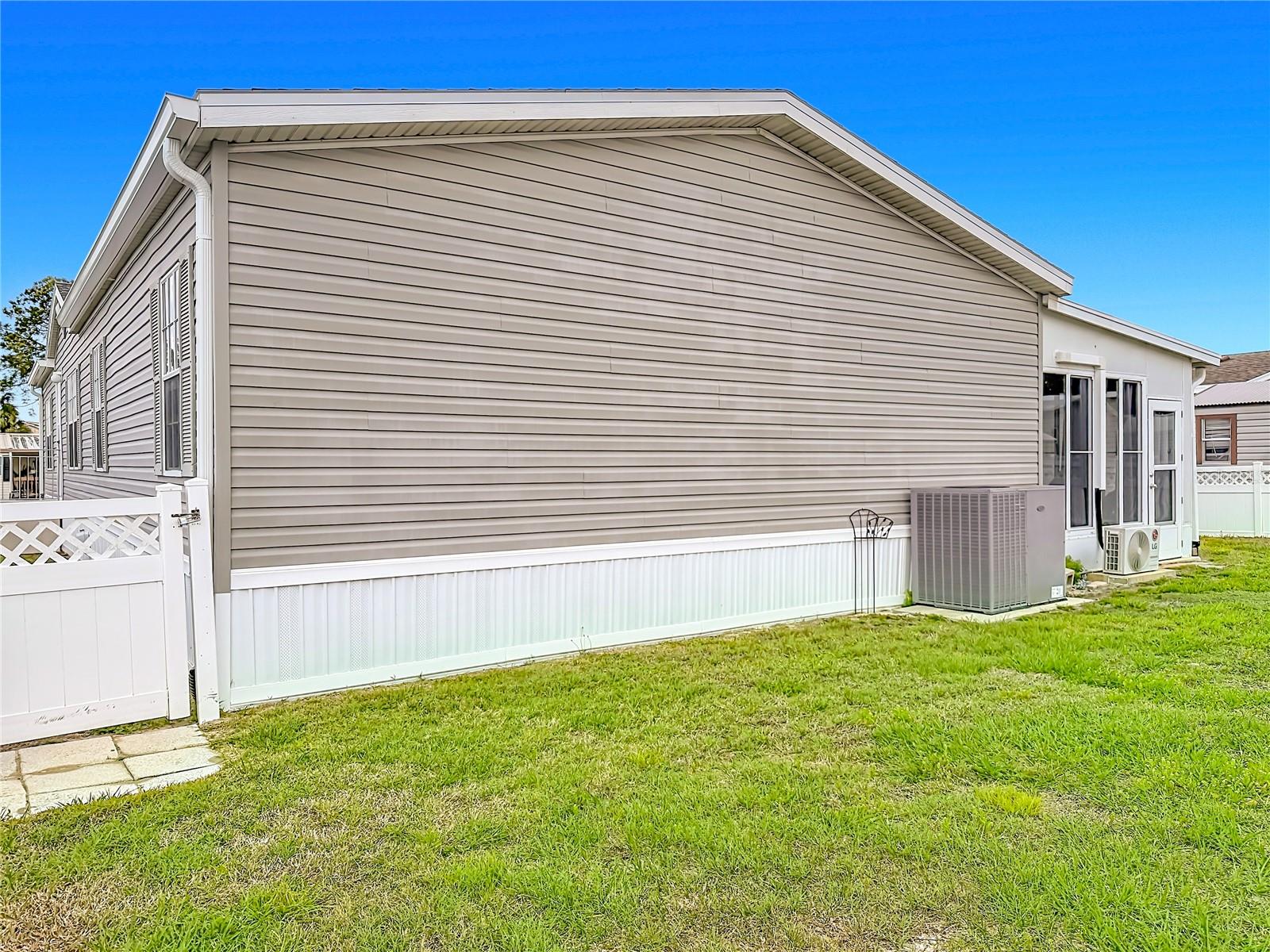 1658 ELKHART CIR, TAVARES, FL, 32778