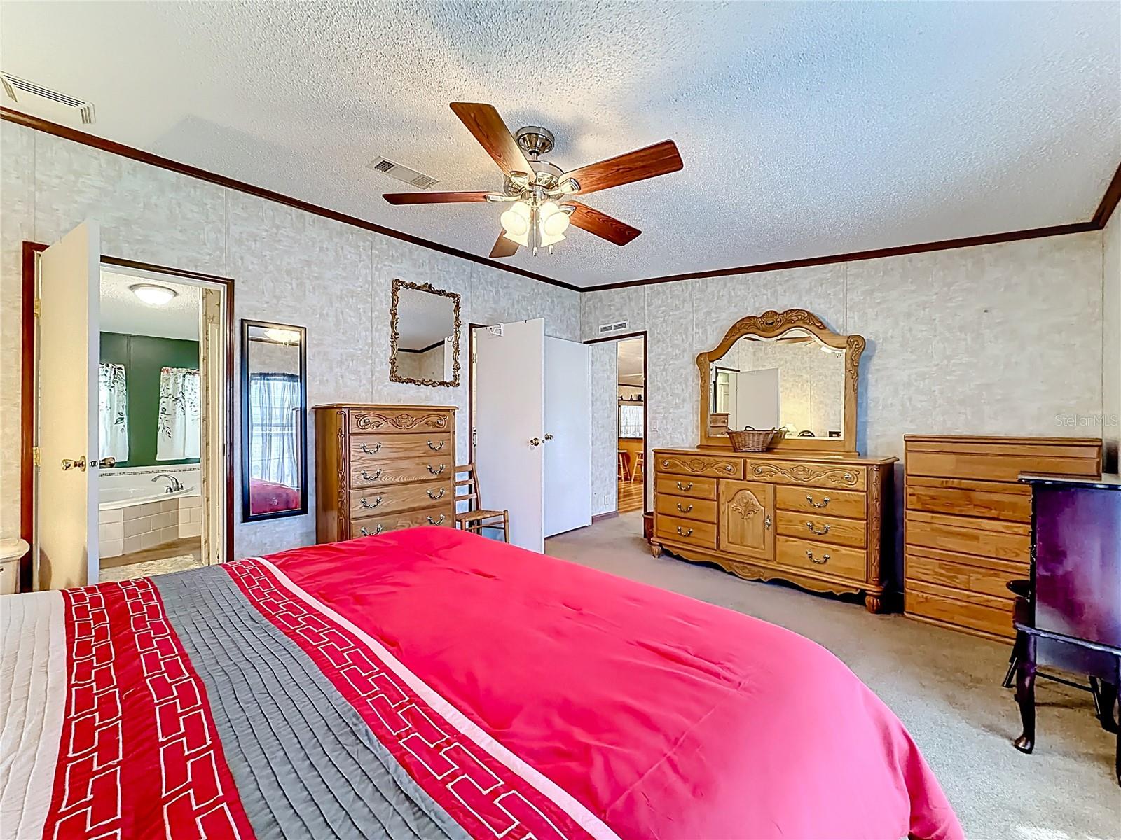 1658 ELKHART CIR, TAVARES, FL, 32778