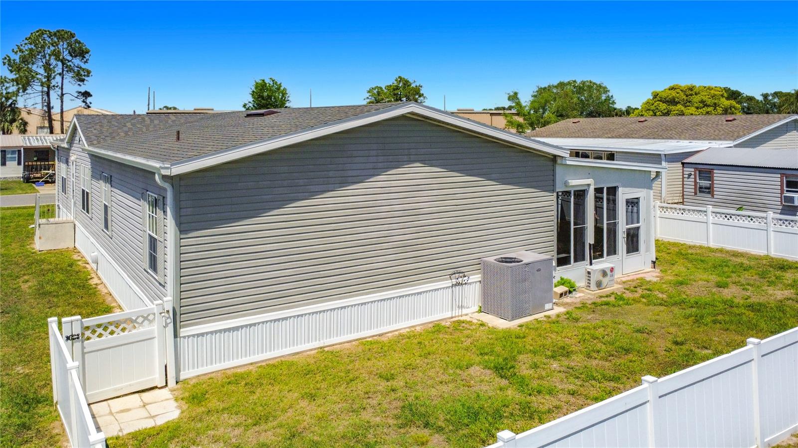 1658 ELKHART CIR, TAVARES, FL, 32778
