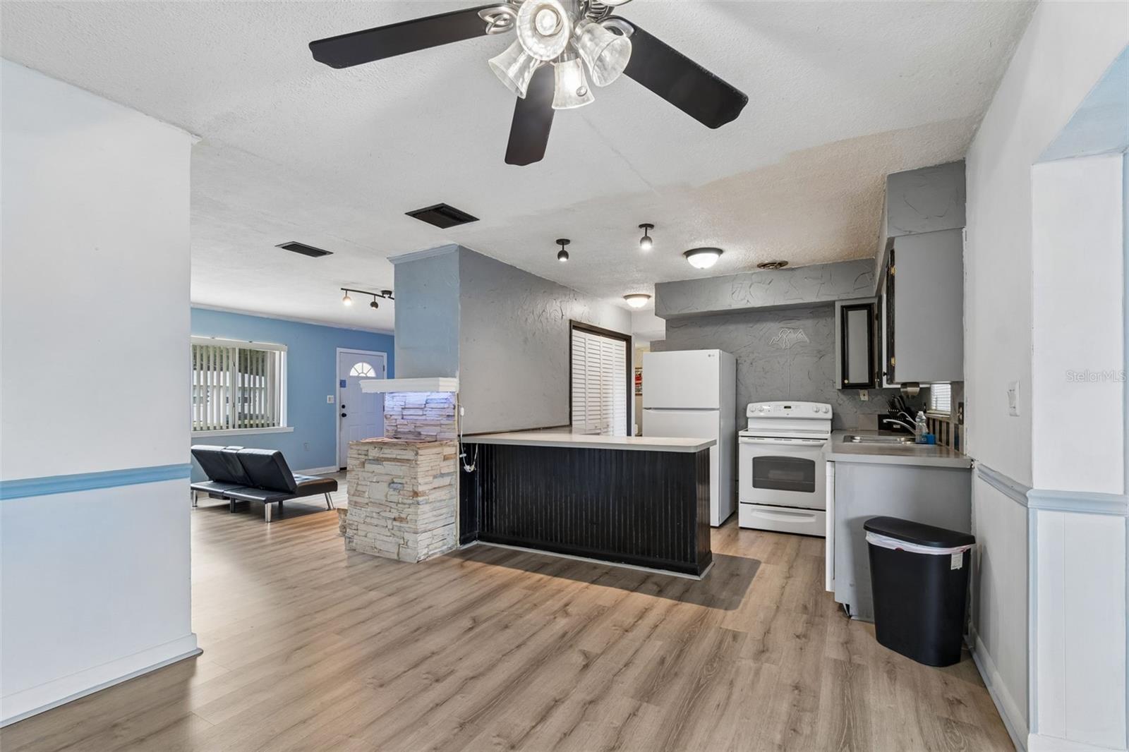 704 BROOKSIDE DR, CLEARWATER, FL, 33764