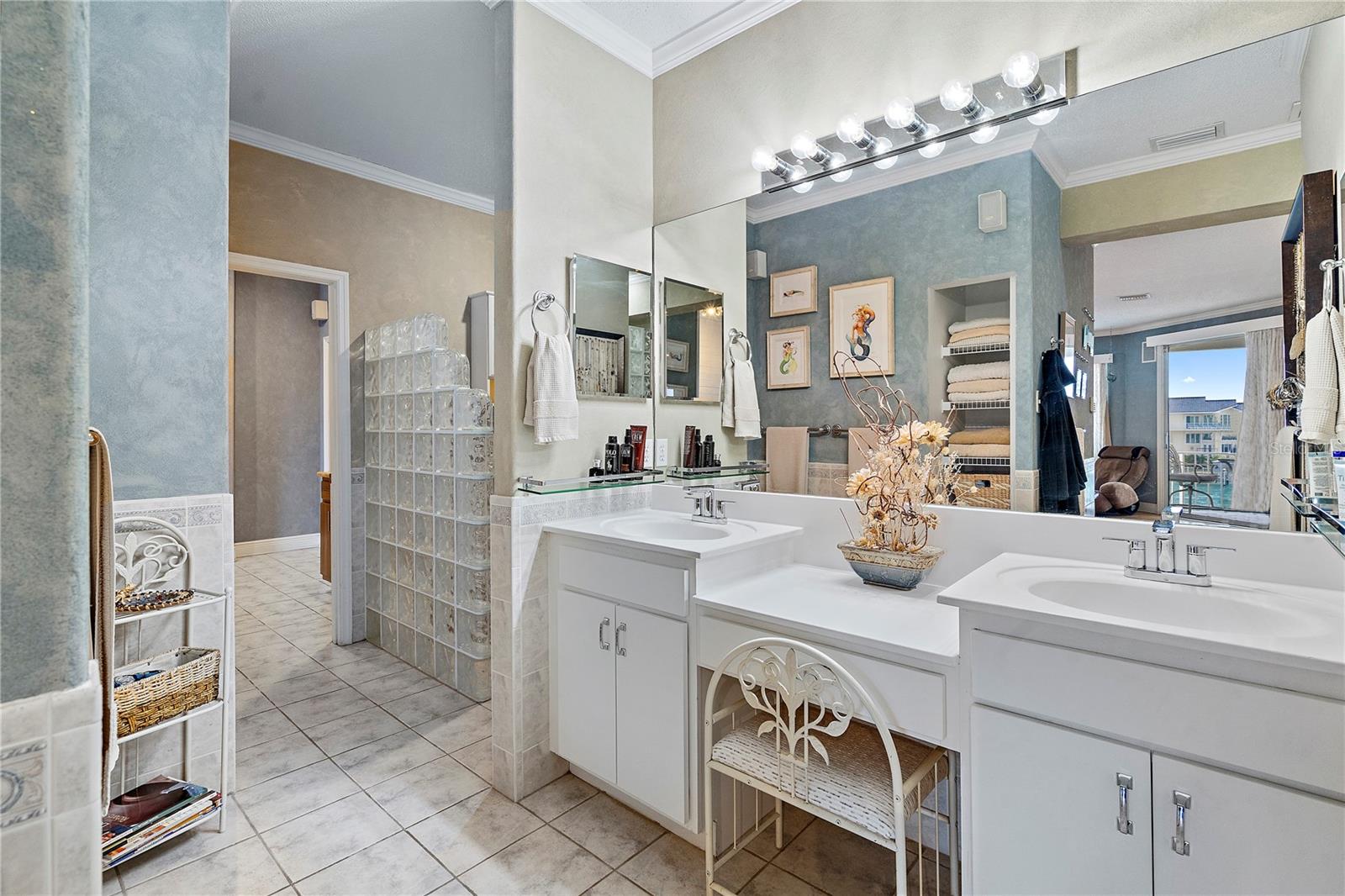 830 PINELLAS BAYWAY S, ST PETERSBURG, FL, 33715