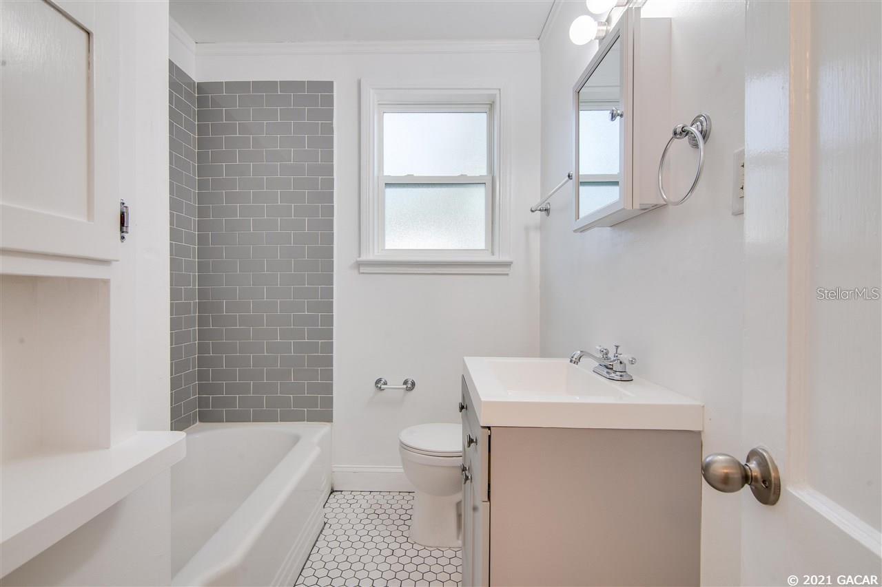 1028 NE 7TH AVE, GAINESVILLE, FL, 32601