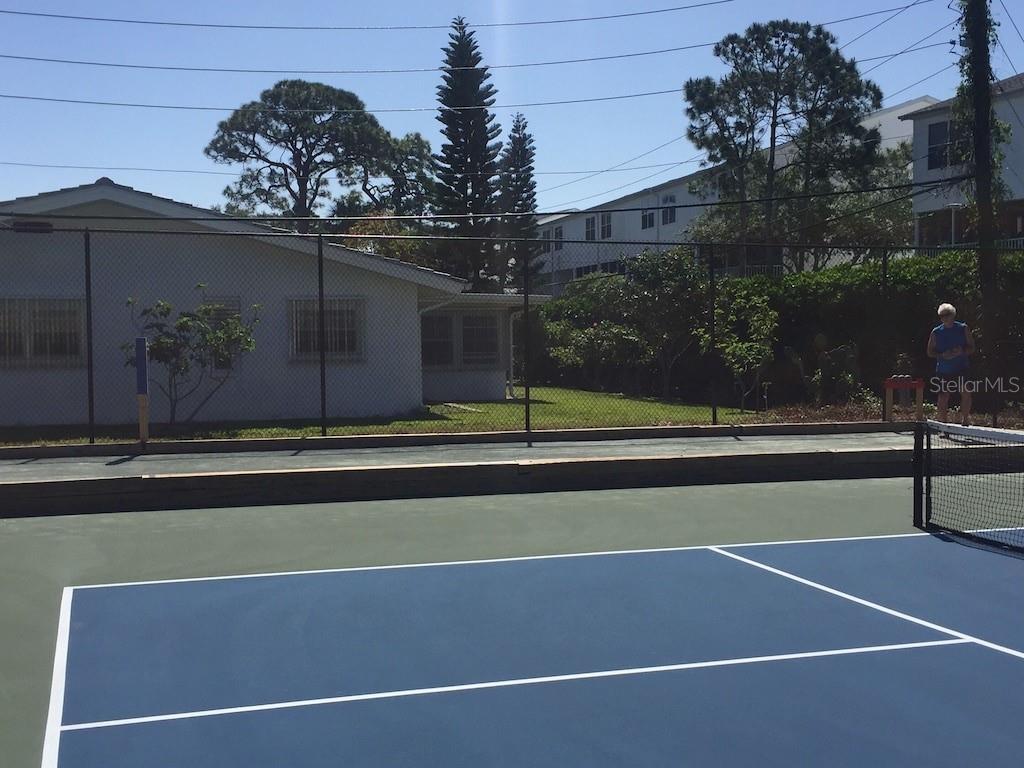 14901 SOVEREIGN DR, LARGO, FL, 33774